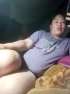 Snapshot of Smile-x chatting on 04.16.26 Smile-x online show from 04.16.26