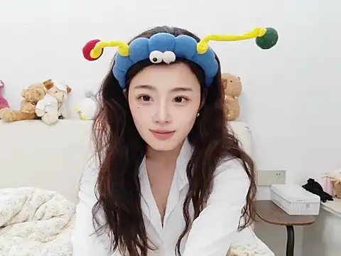 Snapshot of cc-8 chatting on 04.06.26 cc-8 online show from 04.06.26