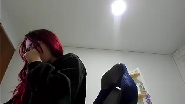 Sara Red X online show from 03.30.26