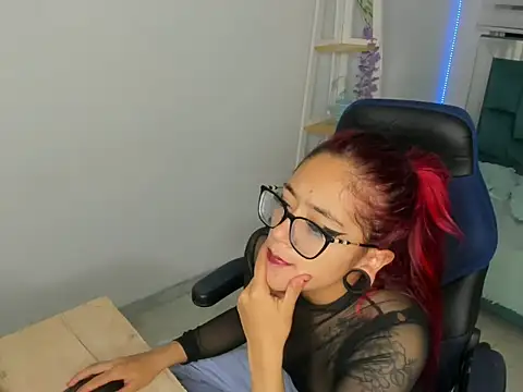 Sara Red X online show from 04.09.26