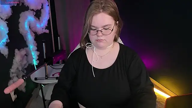 Maneela Kennedy online show from 04.15.26