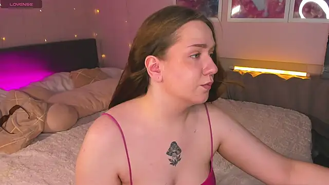 Snapshot of Lilit_Sinful chatting on 04.16.26 Lilit Sinful online show from 04.16.26