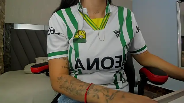 TATILARSON2 online show from 04.12.26