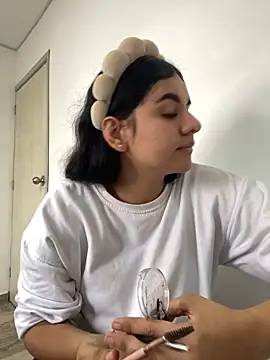 Gabyfosterr   online show from 04.18.26