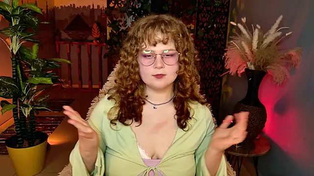 SaraSweetness online show from 04.03.26