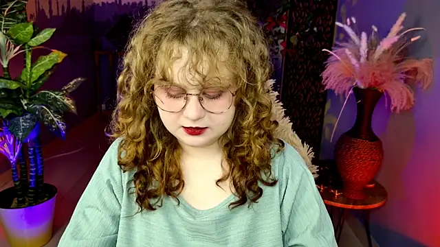 SaraSweetness online show from 04.14.26