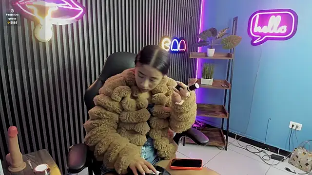 Luna roose1 online show from 04.14.26