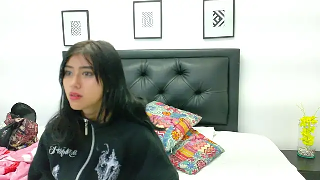 WandaRosse online show from 04.08.26