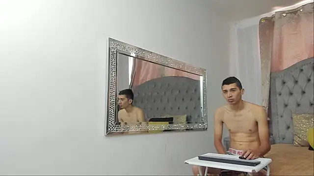 MiaANDronyy online show from 04.09.26