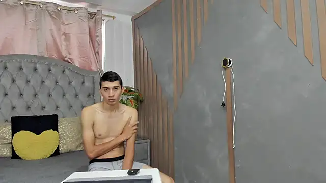 MiaANDronyy online show from 04.15.26