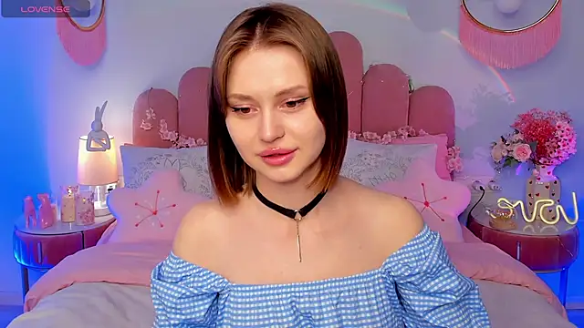 MariLew online show from 04.15.26