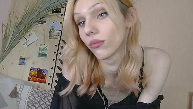 Snapshot of Kirana_Hayes chatting on 04.06.26 Kirana Hayes online show from 04.06.26