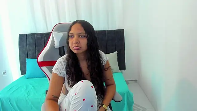 Honnie cute online show from 03.28.26