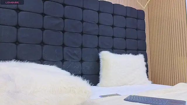 messy-saray online show from 04.12.26