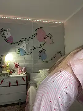 AvaTayloor online show from 04.03.26