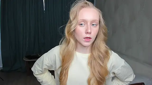 Snapshot of VestaBowmer chatting on 04.16.26 VestaBowmer online show from 04.16.26