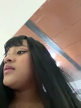 Saraa M online show from 04.14.26