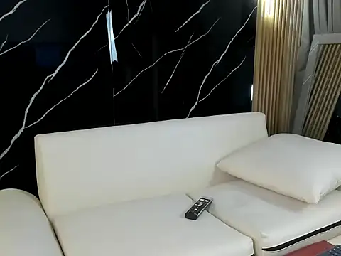 HenrryDouglas online show from 04.06.26