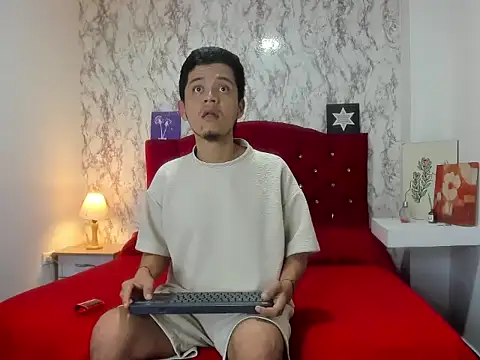 Snapshot of Alejandra_and_James_ chatting on 04.02.26 Alejandra and James online show from 04.02.26