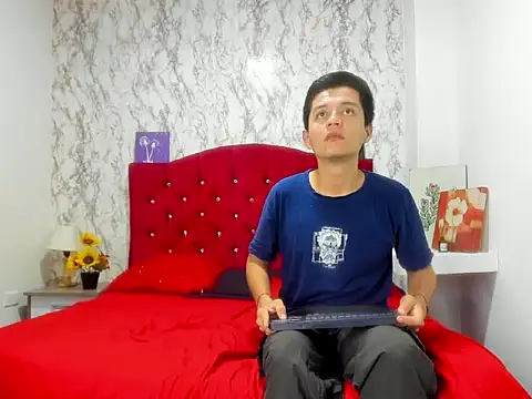 Snapshot of Alejandra_and_James_ chatting on 04.10.26 Alejandra and James online show from 04.10.26