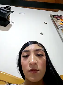 Snapshot of yvonne_1998 chatting on 03.31.26 yvonne 1998 online show from 03.31.26