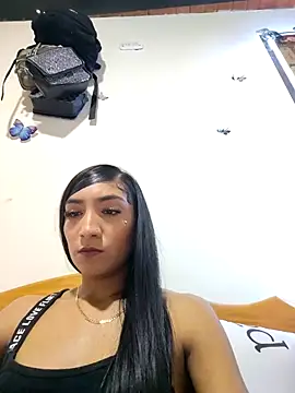 Snapshot of yvonne_1998 chatting on 04.09.26 yvonne 1998 online show from 04.09.26