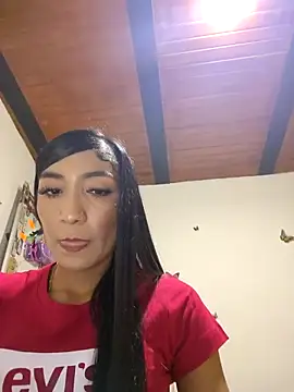 Snapshot of yvonne_1998 chatting on 04.09.26 yvonne 1998 online show from 04.09.26