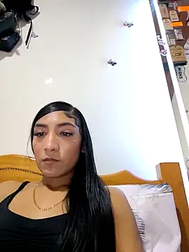 Snapshot of yvonne_1998 chatting on 04.14.26 yvonne 1998 online show from 04.14.26