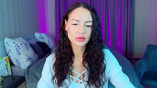 MalenaBelucci  online show from 04.15.26