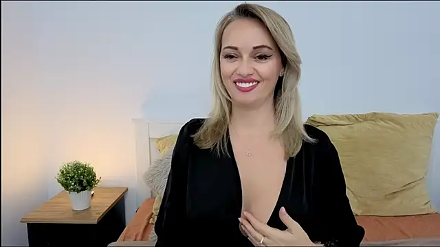 Anna Love1 online show from 11.28.25
