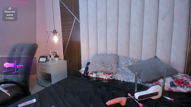 CAROLYNFOSTER online show from 04.01.26