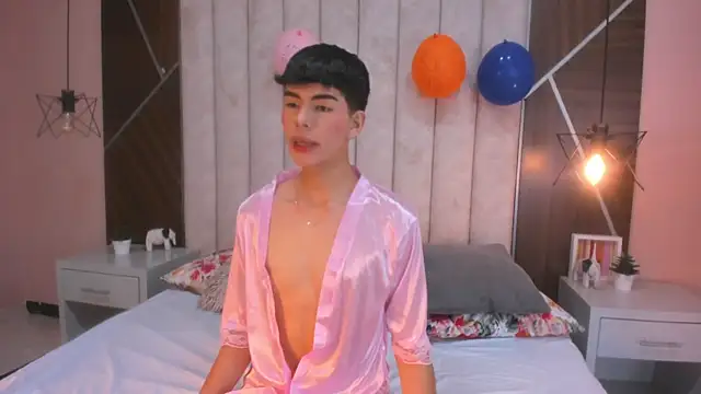 CAROLYNFOSTER online show from 04.15.26