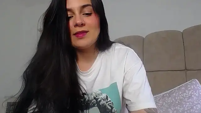 SofiaBanks  online show from 04.13.26