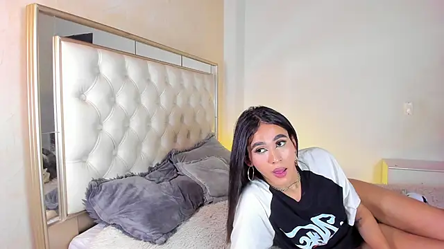 Snapshot of Miss_KhalifaDoll chatting on 06.24.26 Miss KhalifaDoll online show from 06.24.26
