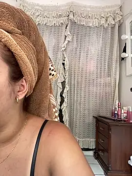 victoria luxx  online show from 04.15.26