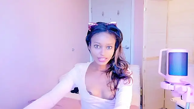 Amber Fae online show from 04.04.26