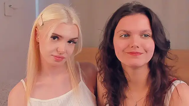 JuliannPaysour online show from 04.09.26