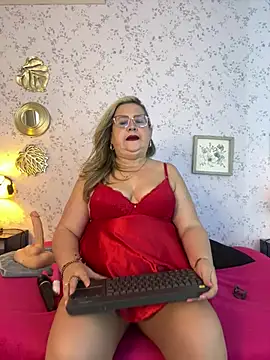 Martinacurvy  online show from 04.02.26