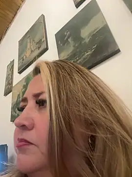 Martinacurvy  online show from 04.08.26