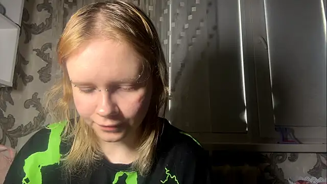 KrystenHoye online show from 04.08.26