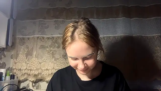 KrystenHoye online show from 04.12.26