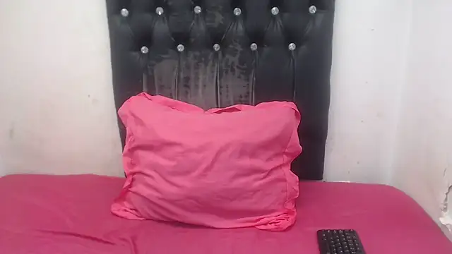 SweetSinAura online show from 04.04.26