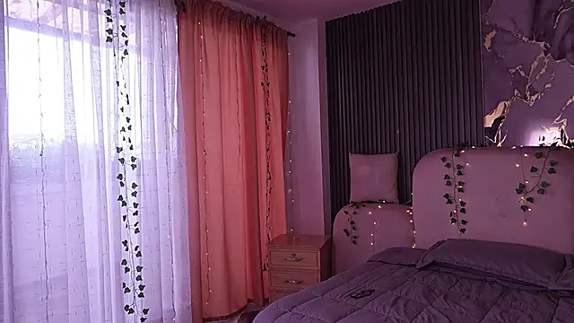 Snapshot of LilithLuxor_ chatting on 04.01.26 LilithLuxor online show from 04.01.26