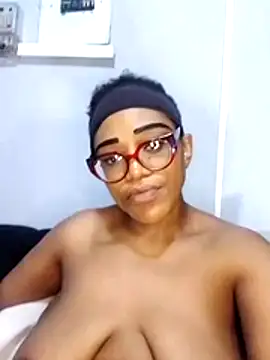 sultrydiva00 online show from 04.10.26