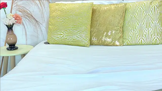 RoxiPlace online show from 04.14.26