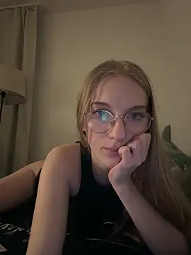 EvaEvis online show from 04.15.26