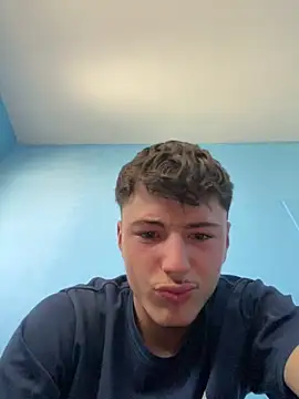 denysio69 online show from 04.14.26