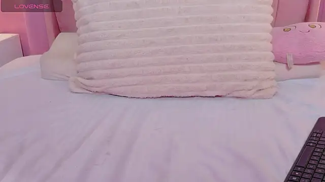 MoollyLove online show from 04.15.26