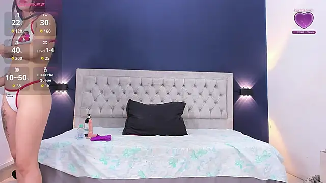 Snapshot of annie__rouse chatting on 04.08.26 annie rouse online show from 04.08.26