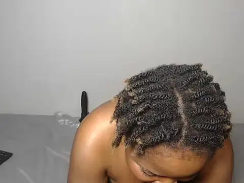 Snapshot of AngelicCaramelxxx chatting on 04.02.26 AngelicCaramelxxx online show from 04.02.26